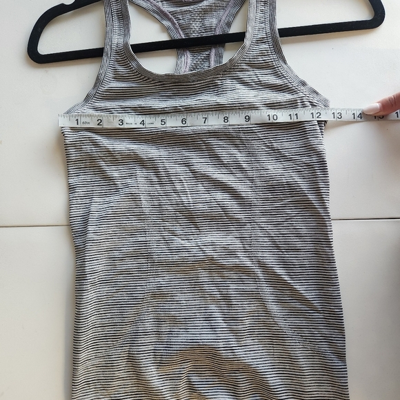 Lululemon Swiftly Tech Racerback Tank Top Gray Size 2 - Picture 5 of 6